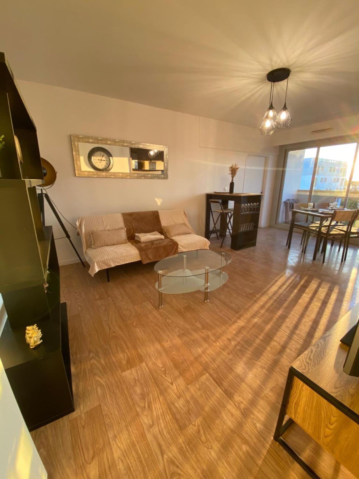 Appartement Spacieux - 10' Gare أنجير المظهر الخارجي الصورة